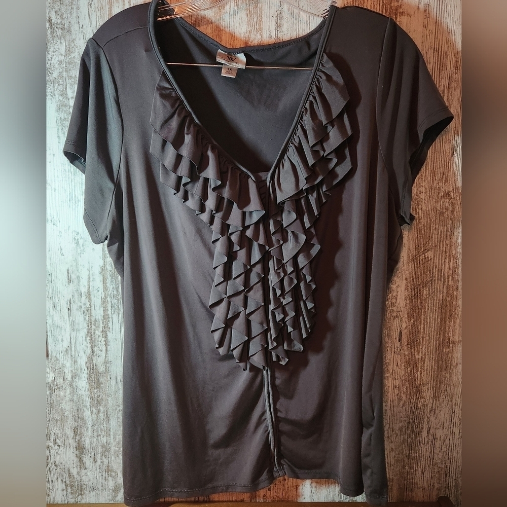 Elegant Dark Gray 1X Worthingon Ruffle Front Top Soft Silky Material 5% Spandex